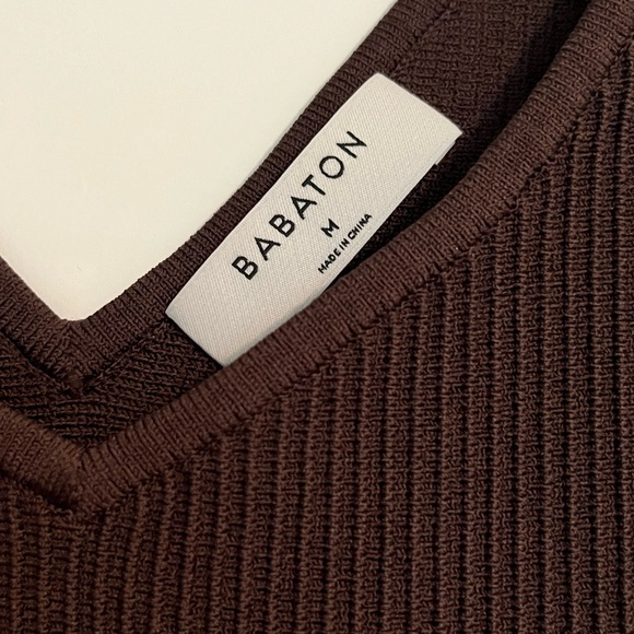 NWOT Babaton Sculpt Knit double v tank in rich mocha brown - Picture 7 of 7